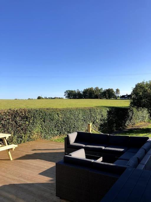 Rosebank Cottage With Log Burner And Hot Tub Alexandria Bagian luar foto